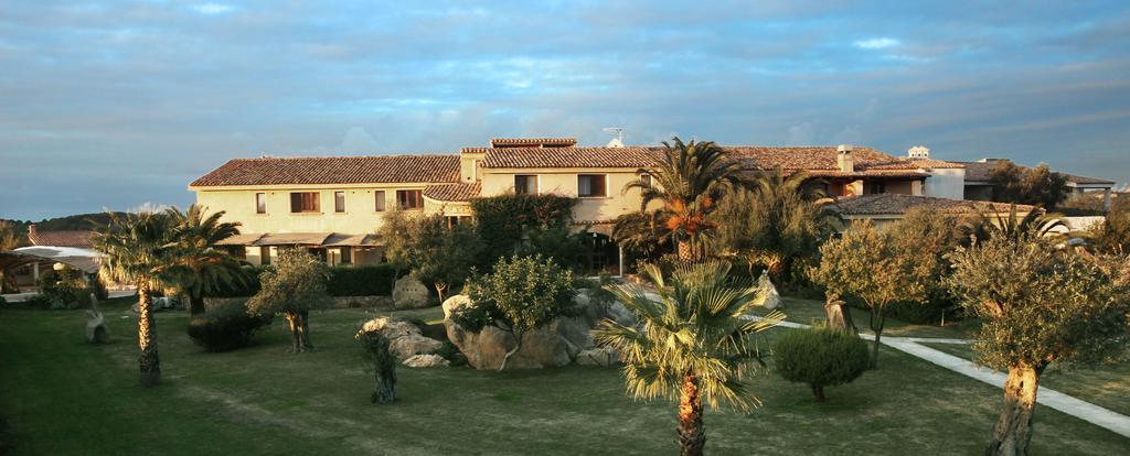 Hotel Pulicinu Baja Sardinia Esterno foto