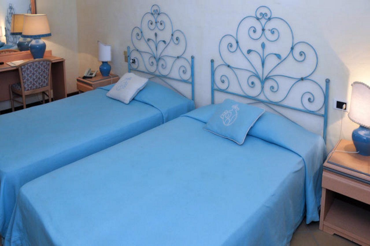 Hotel Pulicinu Baja Sardinia Esterno foto