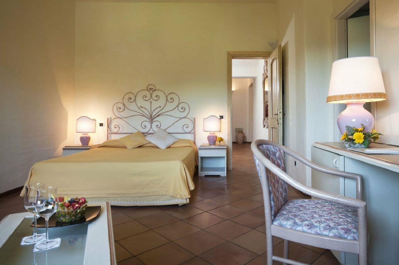 Hotel Pulicinu Baja Sardinia Esterno foto