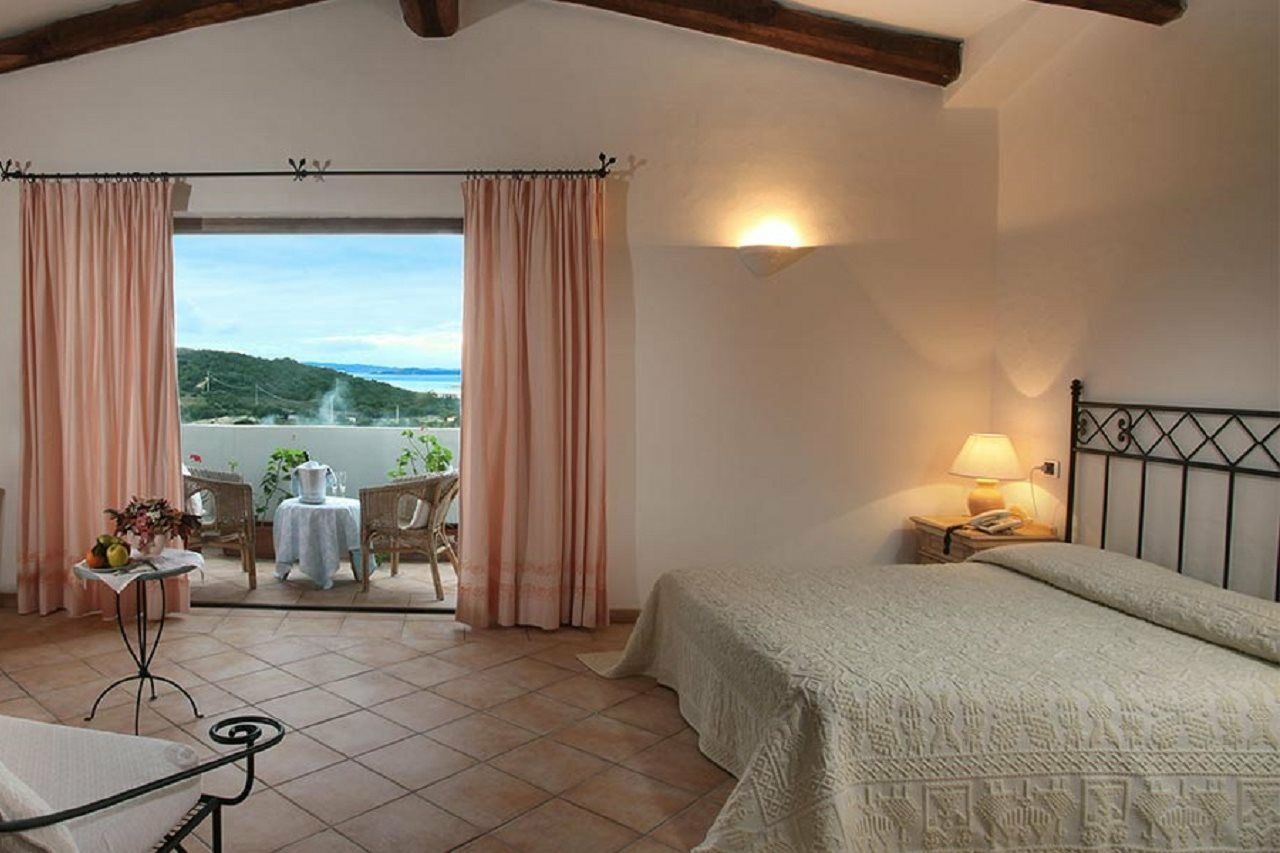 Hotel Pulicinu Baja Sardinia Esterno foto