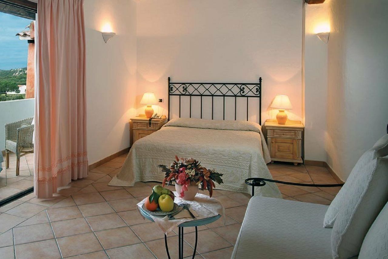 Hotel Pulicinu Baja Sardinia Esterno foto